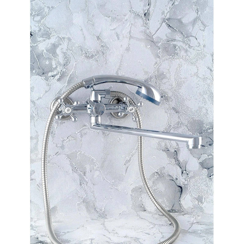 Смеситель Эверест ванна унив. с плоск.прям.излив. и пер.для душа В23-351